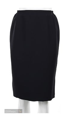 Modelia kapea polvimittainen hame