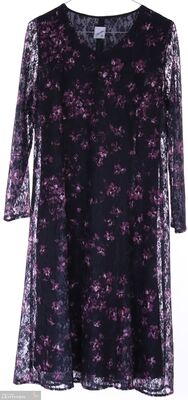 Shenina kotimainen kuviollinen pitsimekko