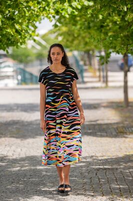 Aino kuviollinen a-linjainen pitkä mekko