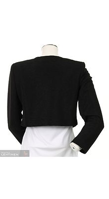 Lyhyt musta bolero, pitkällä hihalla