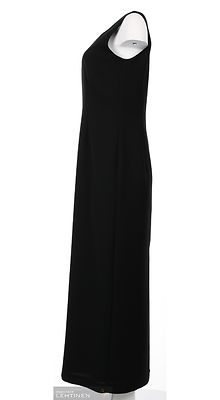 Modelian pitkä musta juhlamekko, kapeahelma jossa takana halkio