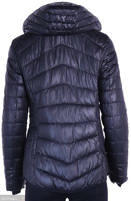 Barbara Lebek musta tikattu hupullinen toppatakki