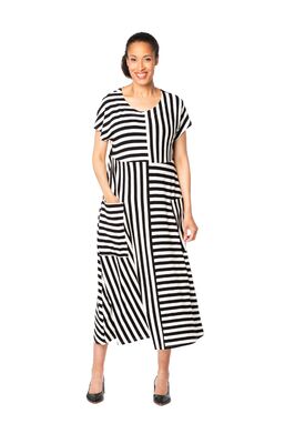 Aino mustavalkoinen hihaton trikoomekko