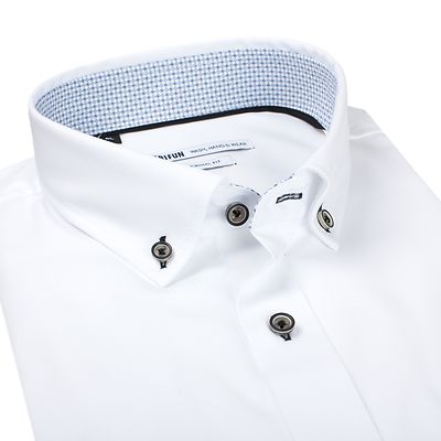 Petrifun valkoinen lyhythihainen kauluspaita harmailla napeilla