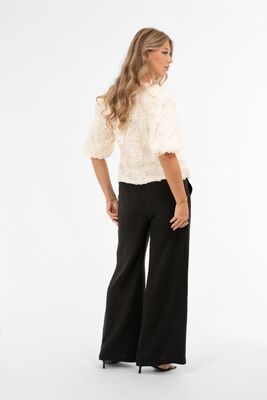 Capri Collection luonnonvalkoinen kirjailtu tyllipusero