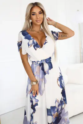 Vaalea lyhythihainen sifonkimekko sinisellä kukkakuviolla