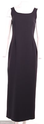 Pitkä tummansininen juhlapuku, kapeahelma jossa takana halkio