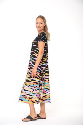 Aino kuviollinen a-linjainen pitkä mekko