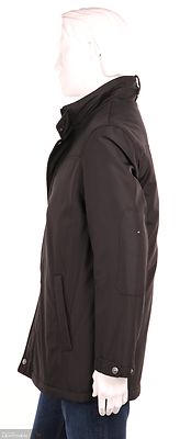 Stones musta takki tikkivuorella