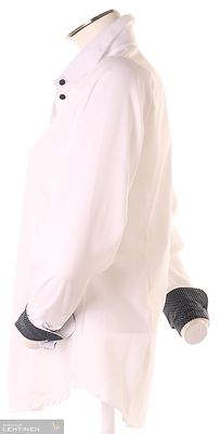 Bosweelin valkoinen paitapusero sinisillä somisteilla kalvosimen-ja kauluksen sisällä