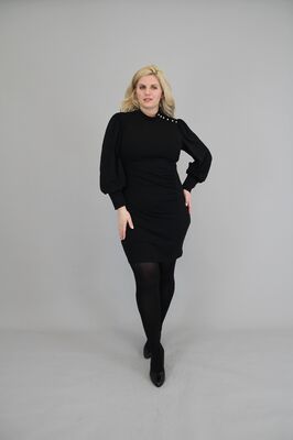 DNY musta pussihihainen plus size mekko joustocollegesta