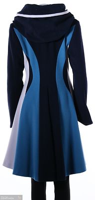 Eric Fendin polvimittainen villakangastakki suurella näyttävällä hupulla