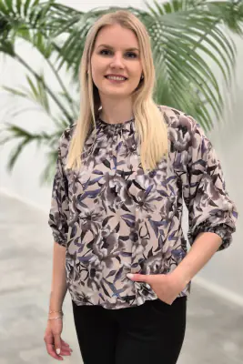 Lasessor LAV nutrian sävyinen kukkakuosinen pusero