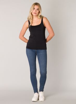 Base Level musta toppi