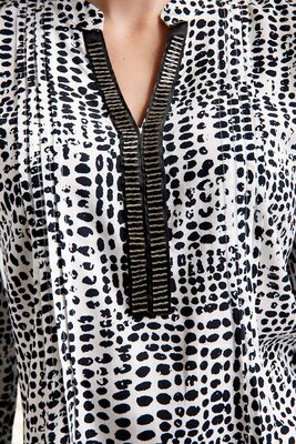 Micha musta valkoinen viskoosi pusero