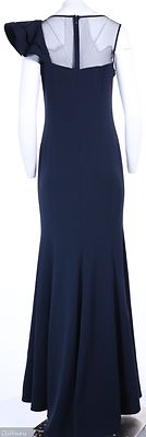 Tummansininen pitkä merenneitolinjainen juhlamekko Frank Lymanilta.