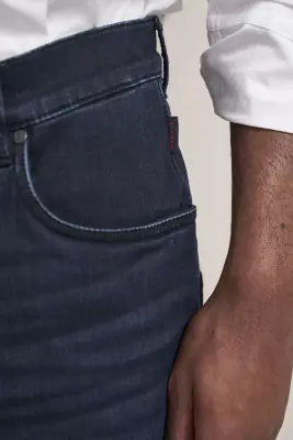 Bugatti tummansiniset farkut