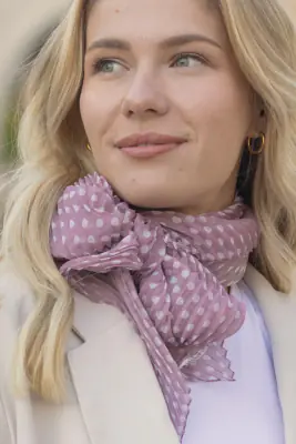 Lasessor pliseerattu huivi