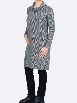 Hegler mustaharmaa kuviollinen neulosmekko