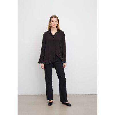 Laurie Thea straight mustat housut