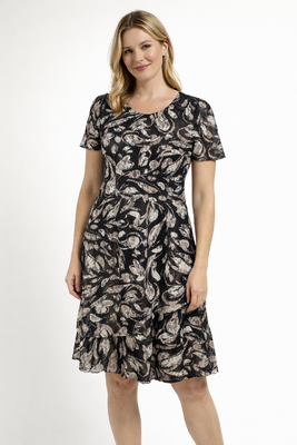 Shenina kotimainen hyvin laskeutuva juhlamekko