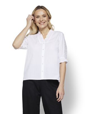 Signature valkoinen pitsisomisteinen pusero