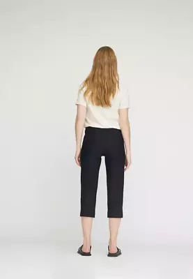 Laurie mustat Taylor regular -caprihousut