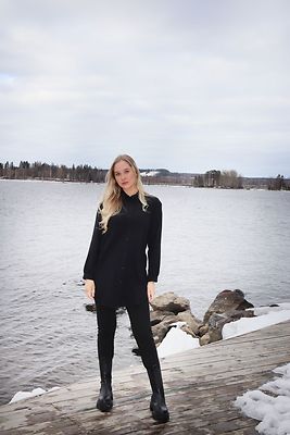 Niccolei musta paitatunika