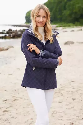 Junge sininen hupullinen kevät takki