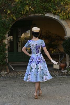 Hearts & Roses kellohelmamekko salvianvihreän ja violetin sävyissä