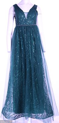 Vihreä pitkä tyllihelmainen juhlamekko