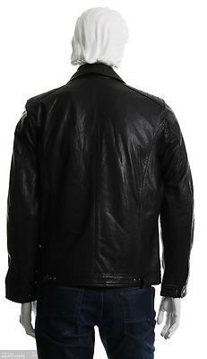 Saki musta nahkapusakka