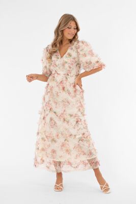 Capri Collection kermansävyinen röyhelömekko hennolla kukkakuosilla