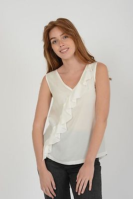 Luonnonvalkoinen väljästi laskeutuva toppi