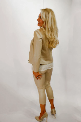 Muotitorpan beige kotimainen nahkajäljitelmä jakku