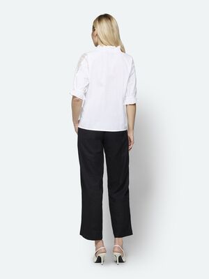 Signature valkoinen pitsisomisteinen pusero