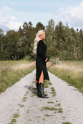 Niccolei musta merinovilla neuletakki