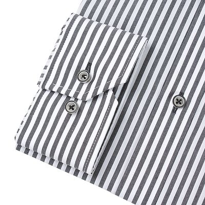 Petrifun raidallinen väljän mitoituksen paita