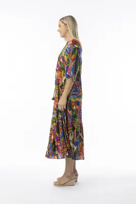Orientique pitkä kesämekko näyttävällä kuosilla