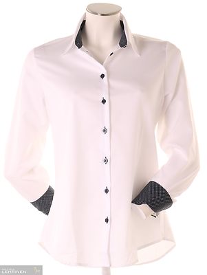 Bosweelin valkoinen paitapusero sinisillä somisteilla kalvosimen-ja kauluksen sisällä