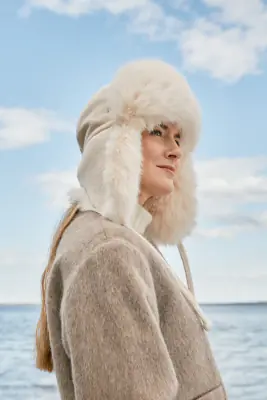 Kati Niemi luonnonvalkoinen talvihattu