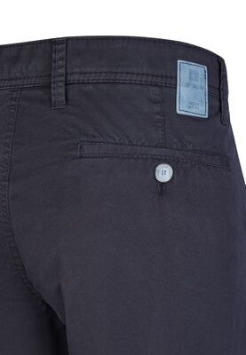 Club Comfortin tummansiniset shortsit