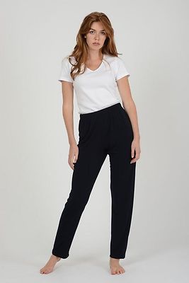 Mustat leveälahkeiset trikoohousut