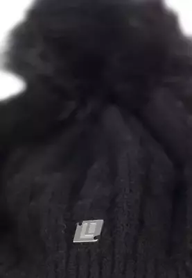 Lasessor musta neule baskeri