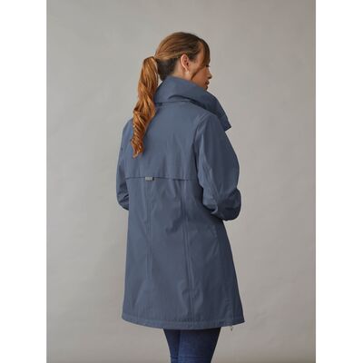 Junge vaaleansininen tyylikäs kevättakki vedenpitävästä materiaalista