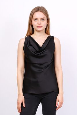 Musta satiini toppi vesiputous kauluksella