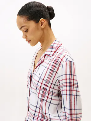 Tommy Hilfigerin ruudullinen flanellipyjamasetti + tossut lahjapakkauksessa