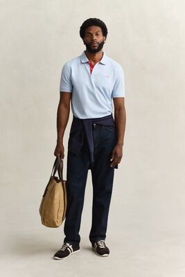 Gant vaaleansininen pikeepaita punaisilla yksityiskohdilla