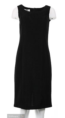 Modelia musta polvimittainen kotelomekko