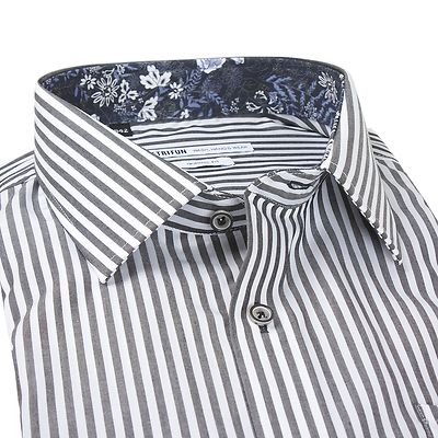 Petrifun raidallinen väljän mitoituksen paita